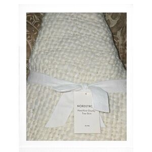 Nordstrom Hand Knit Chunky Tree Skirt Ivory Marshmallow 48in NO502451NS NWT